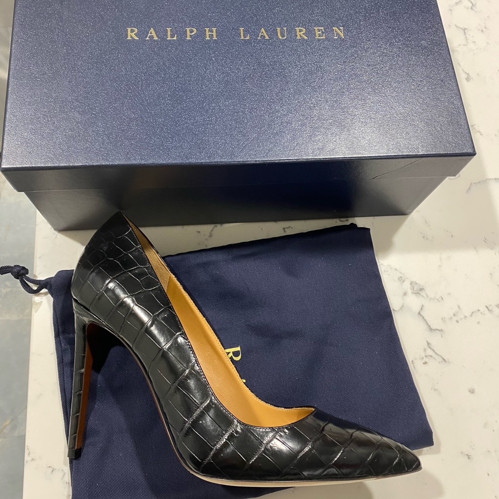 Crocodile pumps
